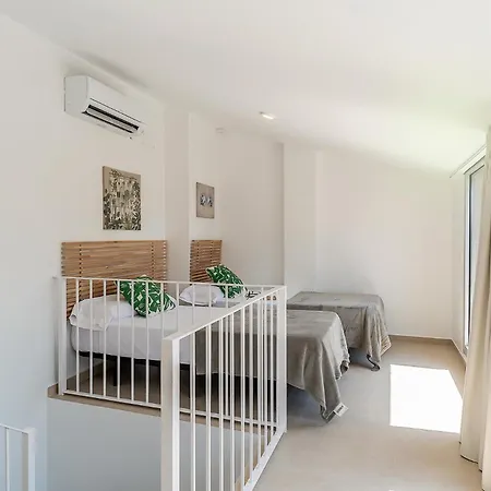 Daire 4239 - Ab Duplex Santa Coloma Iii
